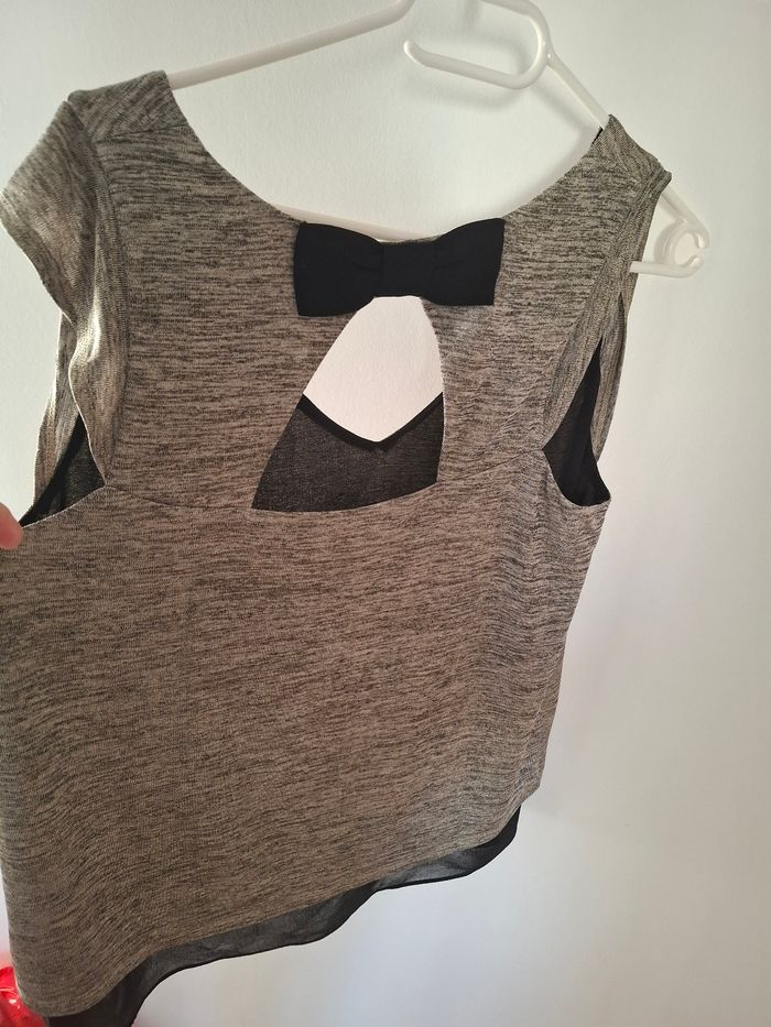 Debardeur avec noeud papillon dans le dos