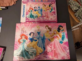 Puzzle princesses Disney clementoni 104 pièces