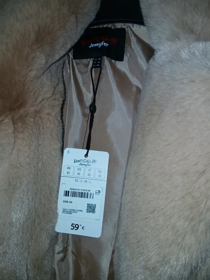 🩷 Manteau en fausse fourrure beige taille Xs – Style hivernal chic. - photo numéro 3