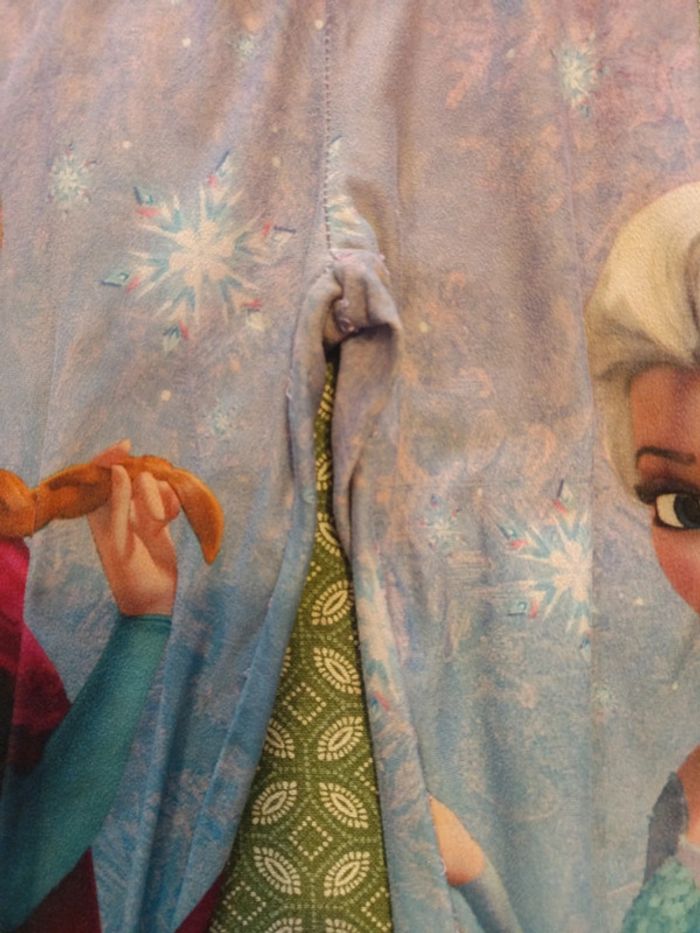Lot vêtements fille Disney taille 3/4a - photo numéro 8