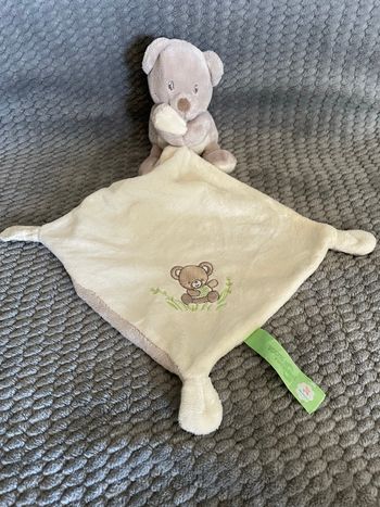 Doudou ours marron gris mouchoir beige 100% Recycled Nicotoy Simba Toys