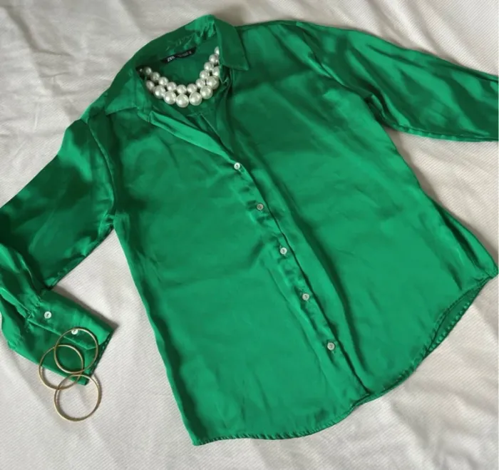 Chemise Zara vert satinée taille M