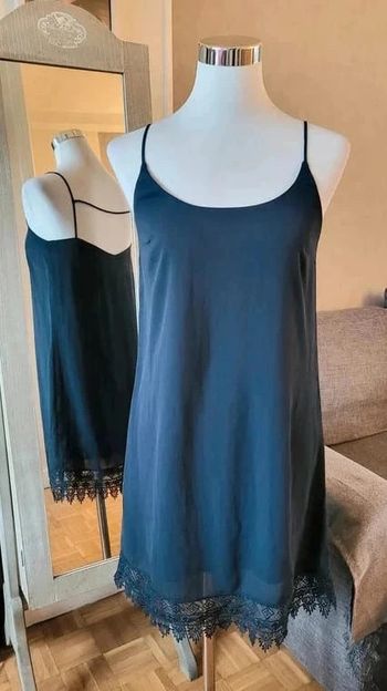 Robe doublée dentelle chic Vila