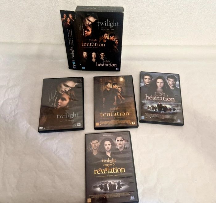 Lot DVD Twilight Saga Chapitres 1 2 3 et 5 Fantastique