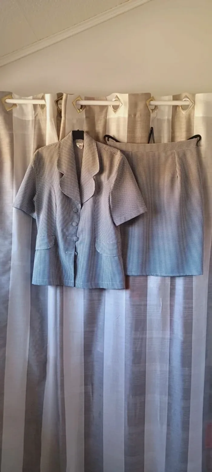 Ensemble tailleur jupe femme à carreaux - photo numéro 2