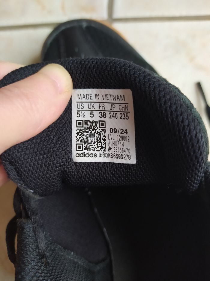 Baskets Adidas ligra taille 38 - photo numéro 6