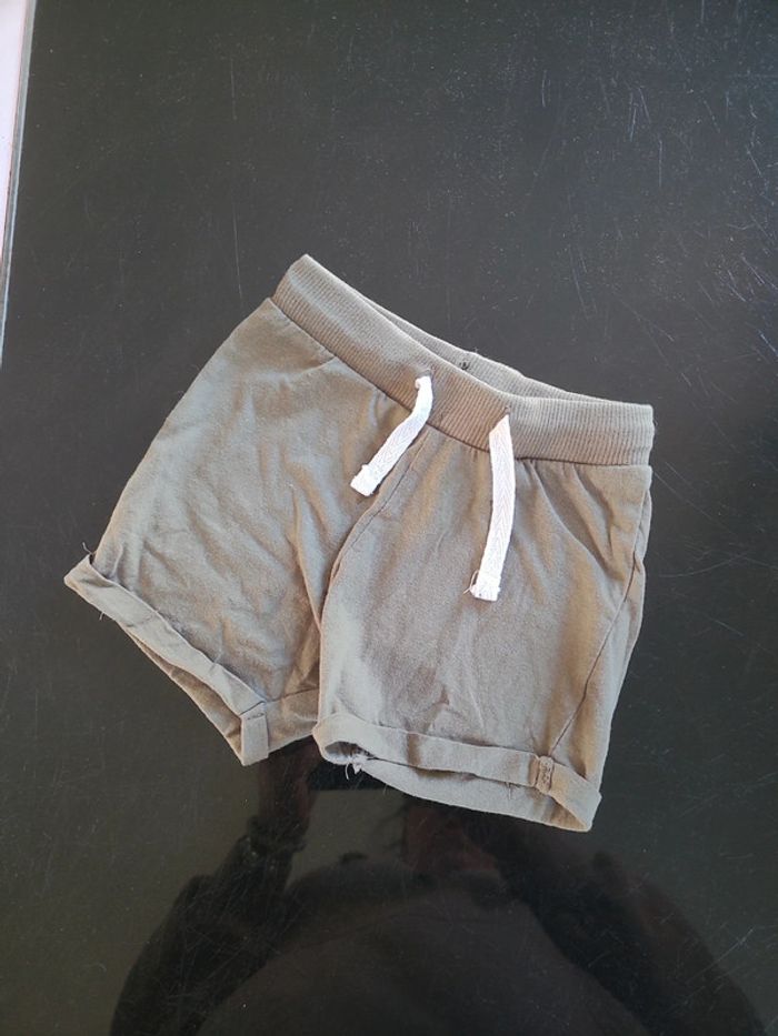 Short kaki