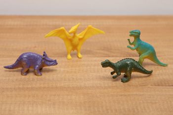 Lot petits dinosaures