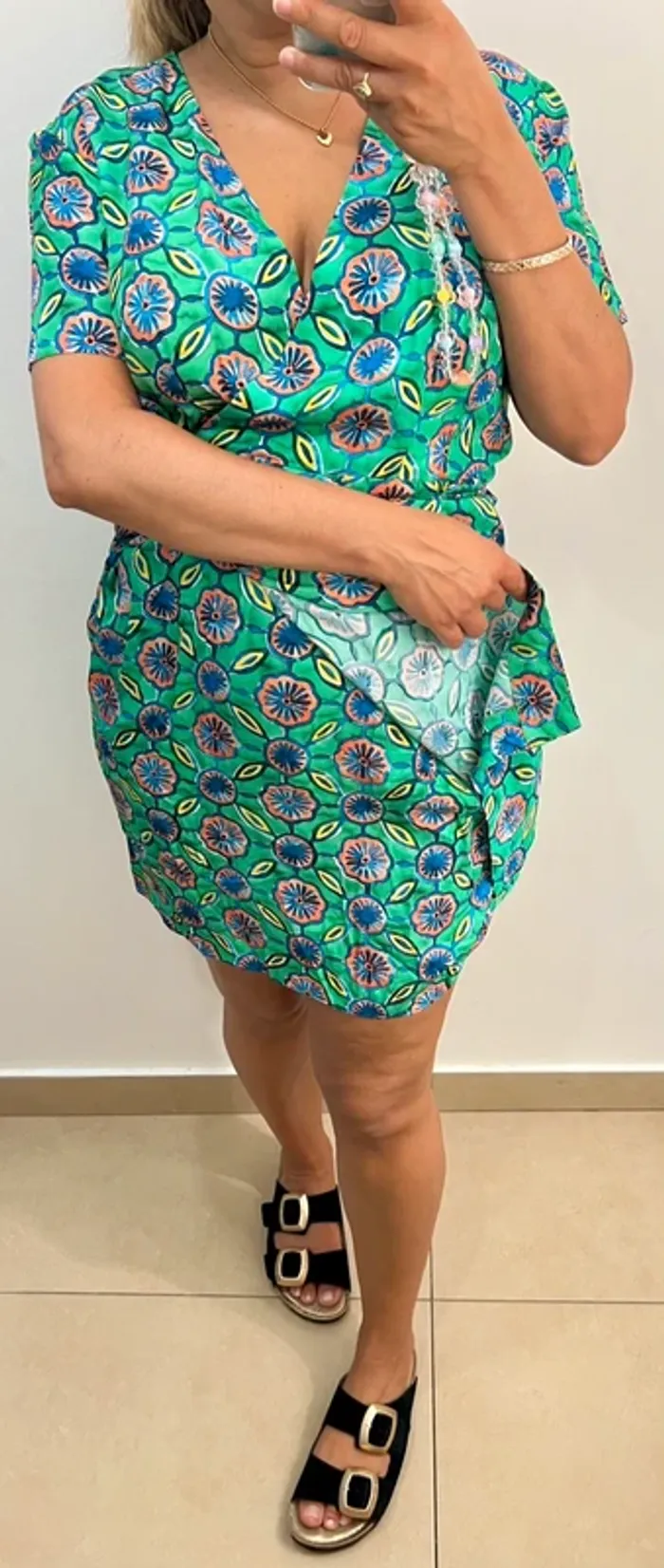 Robe satinée Claudie Pierlot imprimée colorée - photo numéro 4