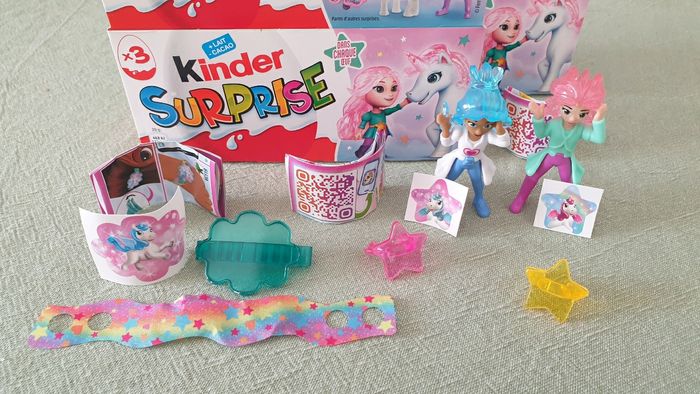 Neuf lot 3 jouets collection Kinder surprise sur le thème des licornes