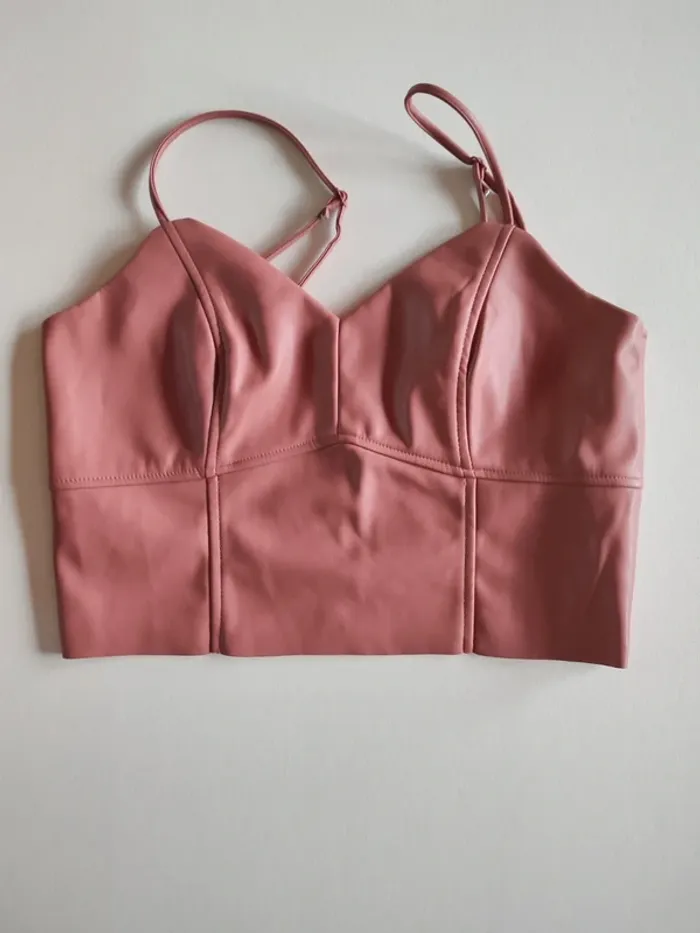 Top court Amisu - photo numéro 2