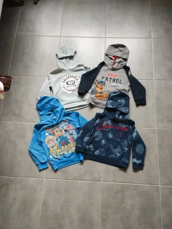 4 sweats à capuche 4ans