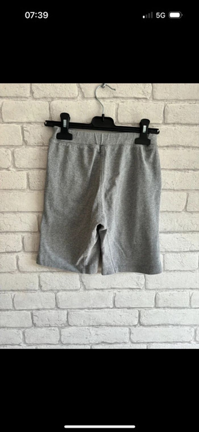 Short 100% coton Uniqlo 5 - 6 ans - photo numéro 2