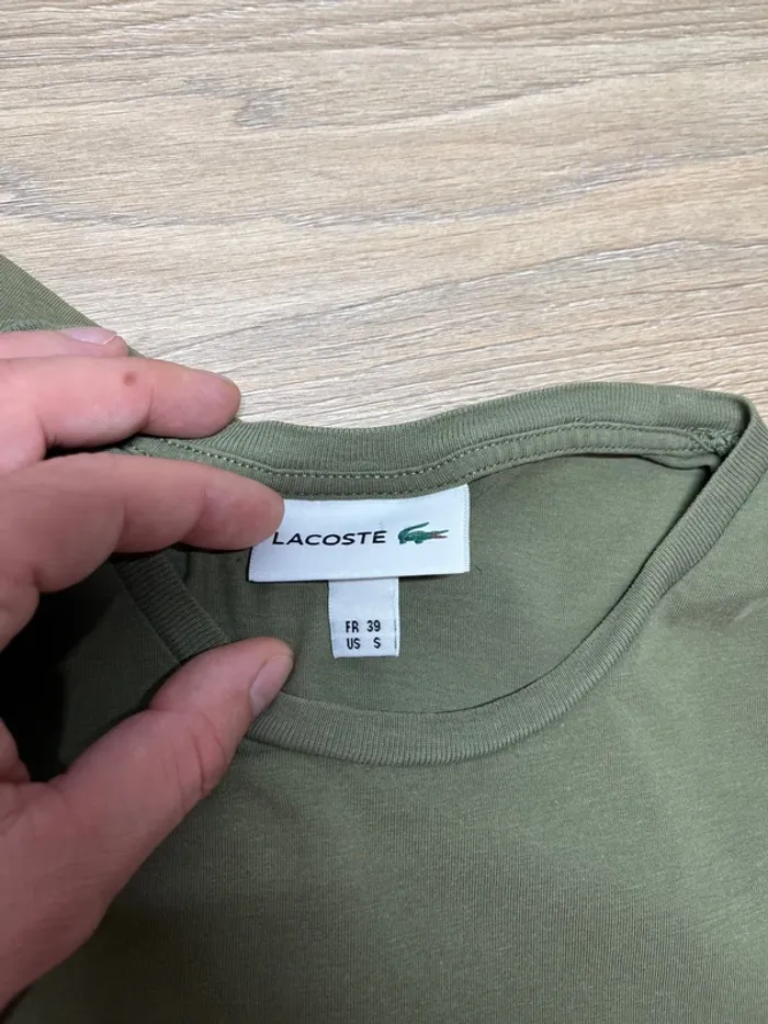 Lot de 2 T-shirts Lacoste - taille S - couleur, marine et kaki - photo numéro 8