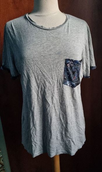 T-shirt gris avec poche imprimé tropical taille M