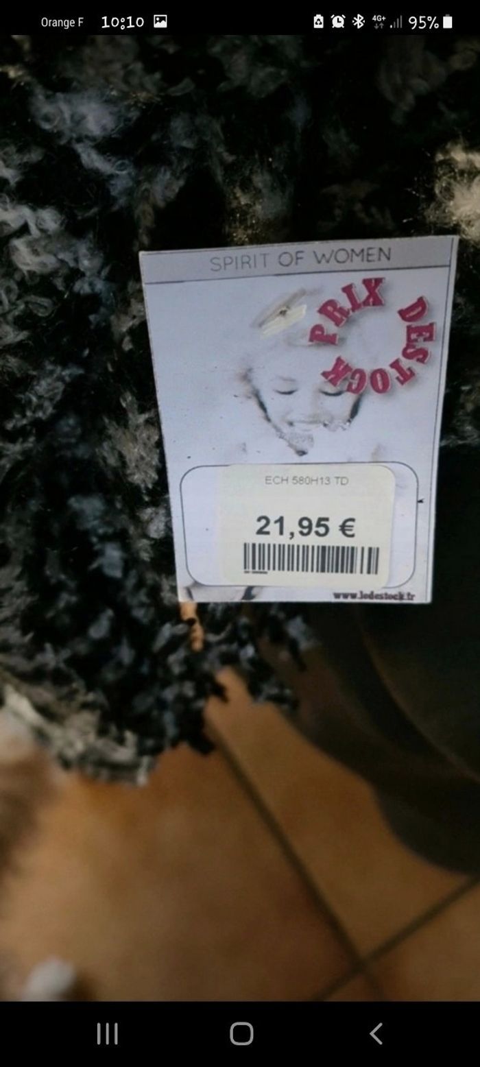 Écharpe longue Neuve - photo numéro 3