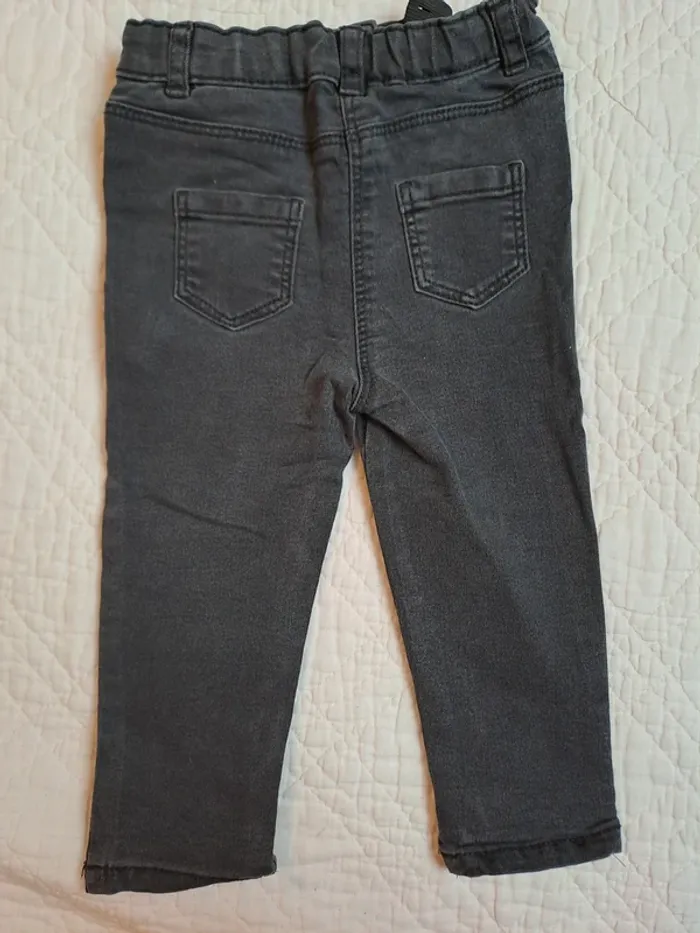 Lot de 2 pantalons, une blouse et un gilet- 18 mois - Hiver - photo numéro 8