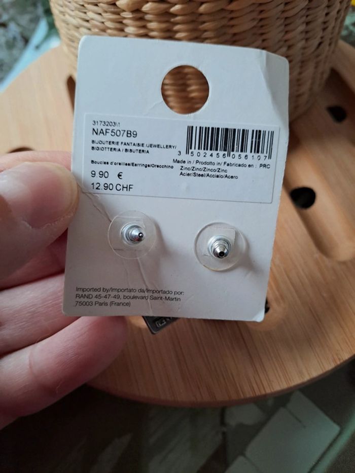 Paire de boucles d oreilles fantaisie à clou Naf Naf neuves - photo numéro 3