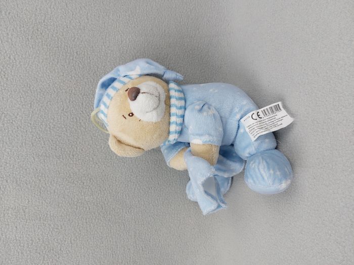 Peluche doudou ours pyjama bonnet bleu étoiles mouchoir 22 cm B&G International