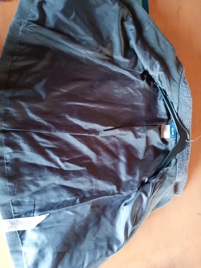 Manteau hiver fille,très bon état, gris foncé, boutons, Kiabi 7 ans - photo numéro 7