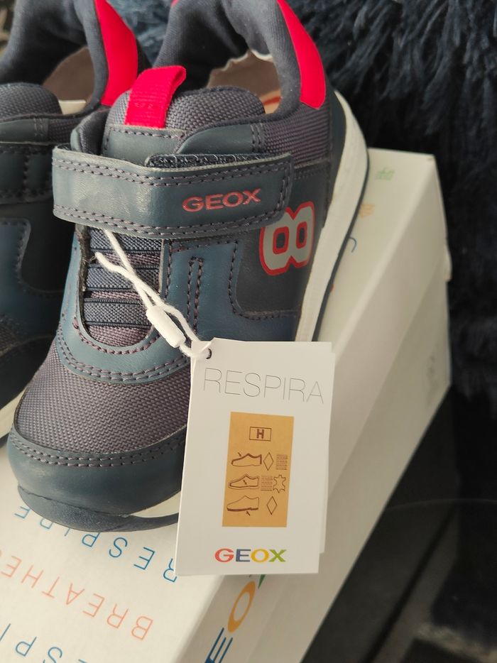 Baskets garçon. Taille 25. Neuf. Geox. Semelle intérieure en cuir - photo numéro 3