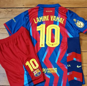 Kit football Barcelone Lamine Yamal taille 8 ans modèle 2026 Supercoupe d'Espagne