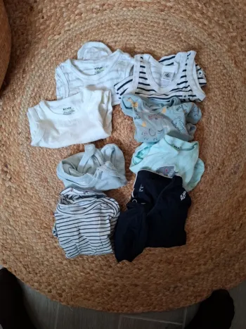 Lots de 8 bodies été 12 mois