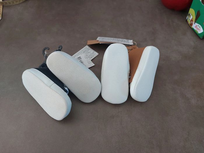 Lot 2 paires basket bébé 9/12 mois - photo numéro 2