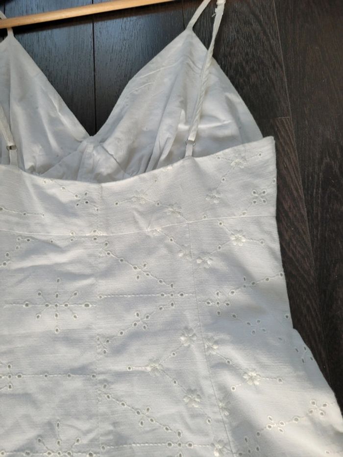 Superbe combinaison short broderie anglaise Bershka Taille M - photo numéro 7