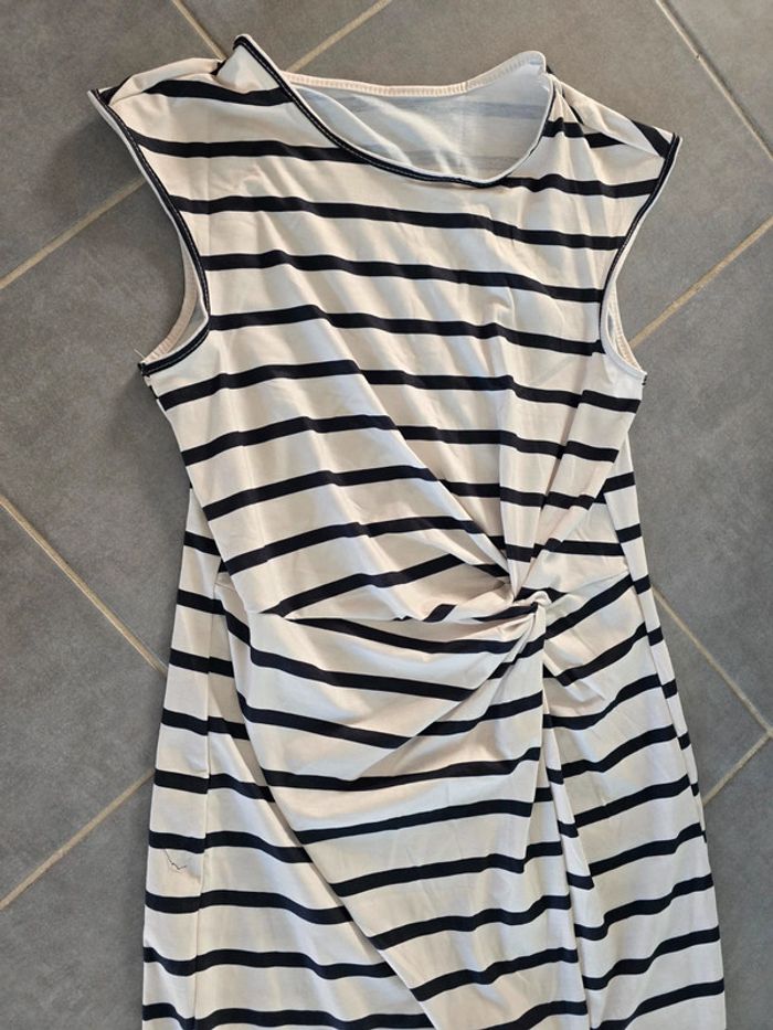 Robe beige rayée - photo numéro 2