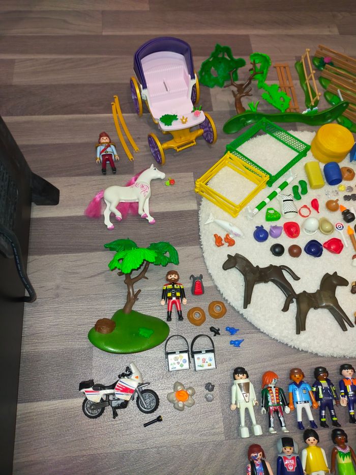 Gros lot de playmobil divers (certains vintage) - photo numéro 2