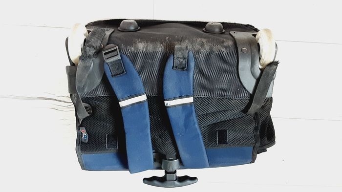 Cartable à roulettes crocodile bleu 42 x 31 cm - photo numéro 6