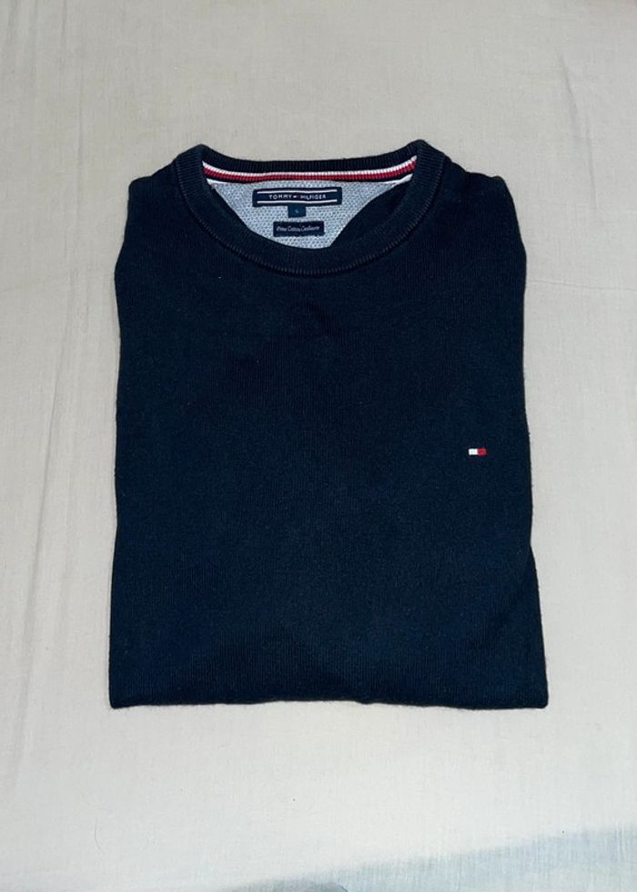 Pull Tommy Hilfiger bleu marine col rond (taille S)