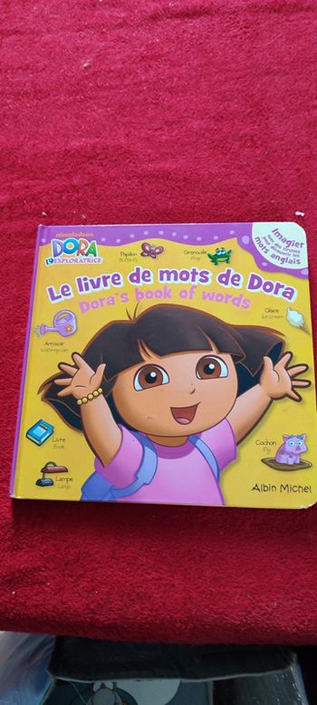Le livre de mots de dora