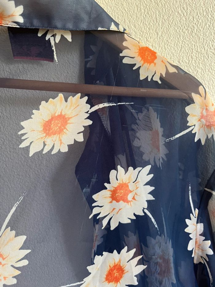 Chemise vintage transparente bleue marine fleurs blanches - photo numéro 11