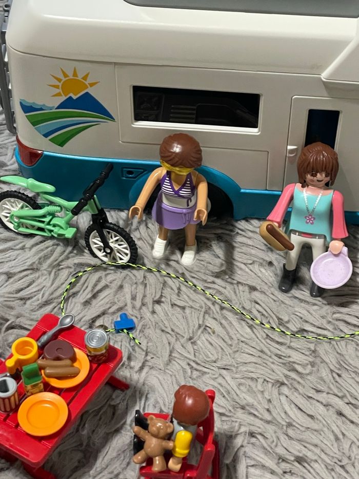Camping car et famille playmobil - photo numéro 4