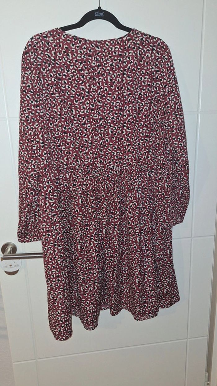Robe bordeaux motifs léopard 🐆 - photo numéro 4