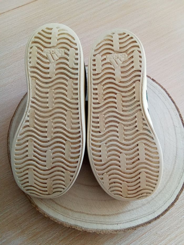 Baskets vertes à scratch Adidas taille 27 - photo numéro 4