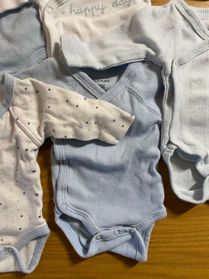 Kiabi Lot de 5 Bodies bleu/blanc Taille Naissance - photo numéro 5