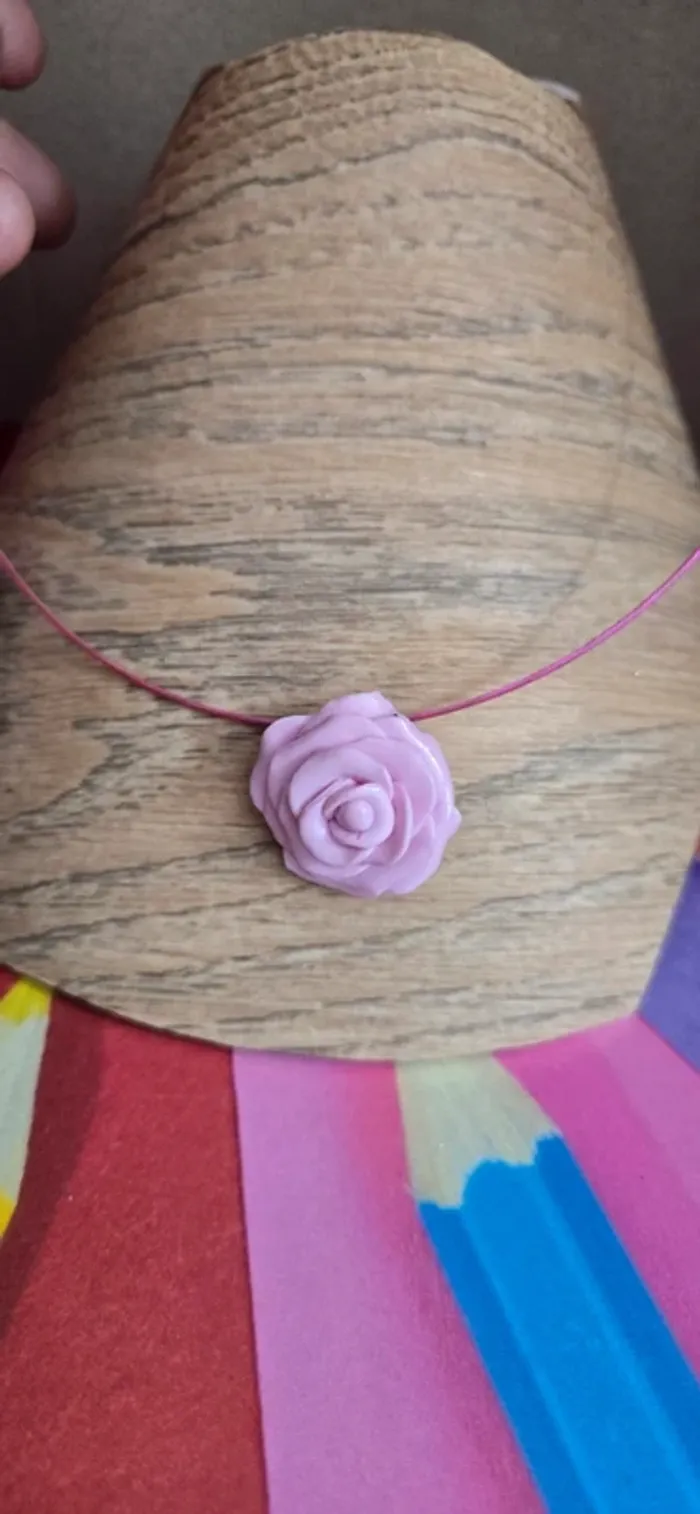 Collier rose rose fimo neuf - photo numéro 2