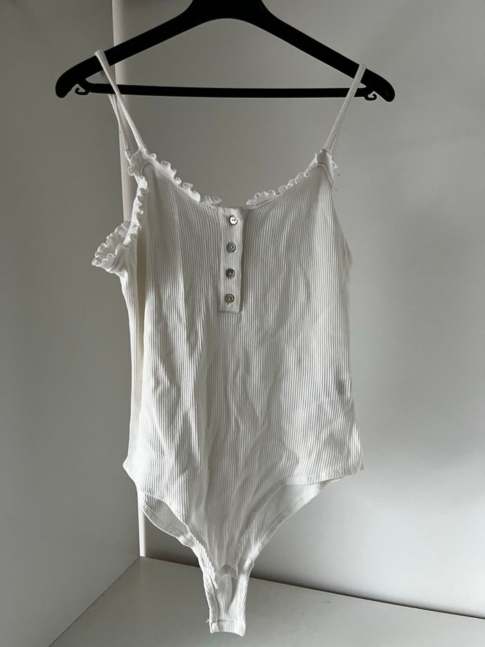 Lot de deux bodys Kiabi - photo numéro 2