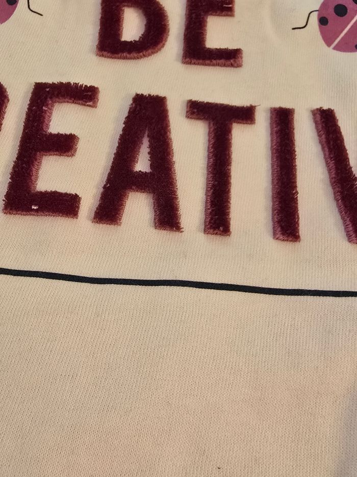 Neuf (non porté) superbe teeshirt ML 10 ans fille 🩷🩷🩷🩷🩷 - photo numéro 2