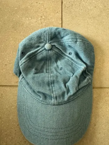 Casquette bleu 2/4 ans, très bon état