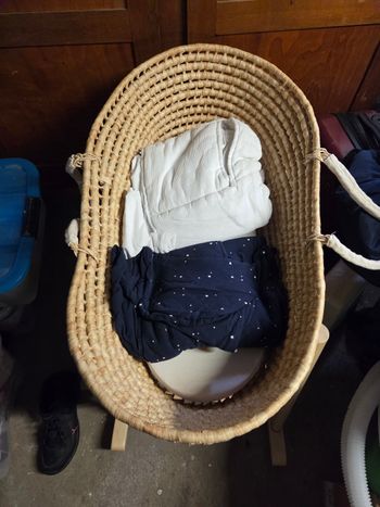 Couffin osier bébé a bascule