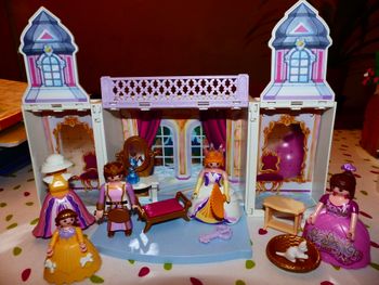 Maison transportable playmobils princesses