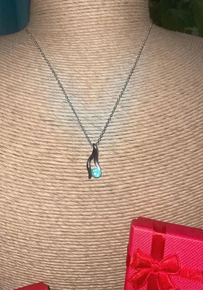 🌸 Parure de bijoux. 🌸 Neuf. Boucles d’oreilles. Collier et pendentif. - photo numéro 2