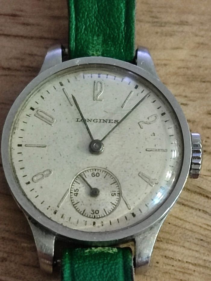 Ancienne montre Longines "Calatrava" datant probablement des années 40.