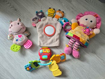 Lot de 4 jouets d éveil pour les tout-petits moins de 6 mois
