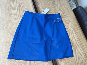 Mini jupe pimkie taille 38 M bleu électrique neuf étiqueté simili cuir