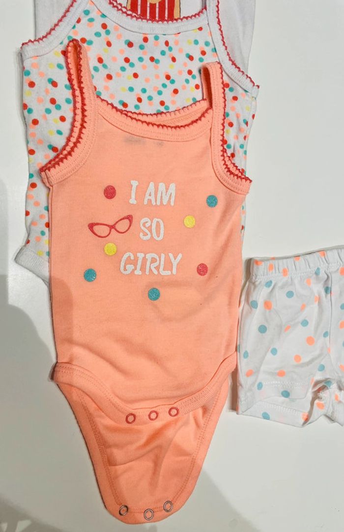 Lot bodies été + 1 short 3 mois - photo numéro 4